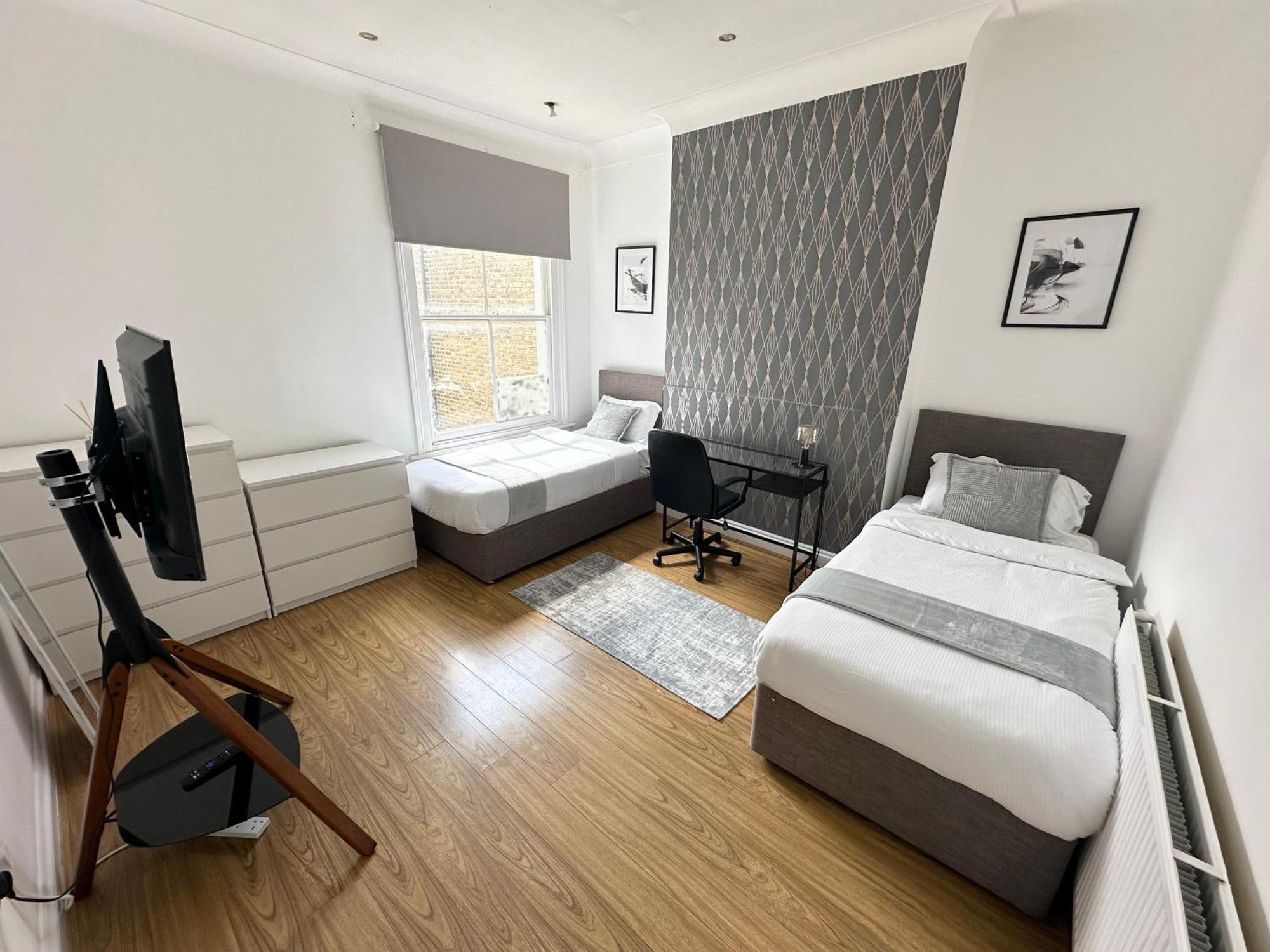 Spacious 2 Bed Flat In Londra Esterno foto