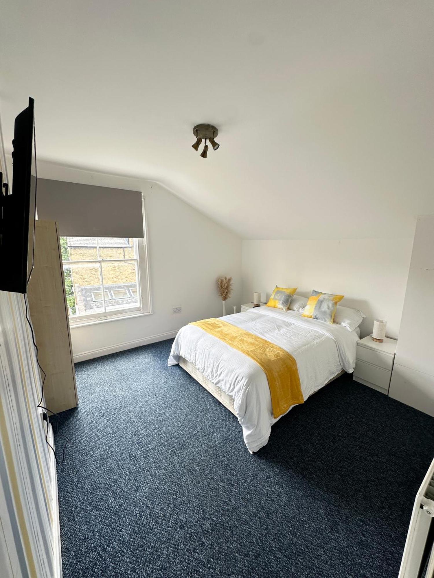Spacious 2 Bed Flat In Londra Esterno foto